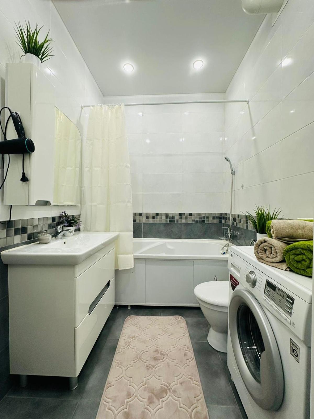 2 комн возле экспо, Mega Silk Way Apartment